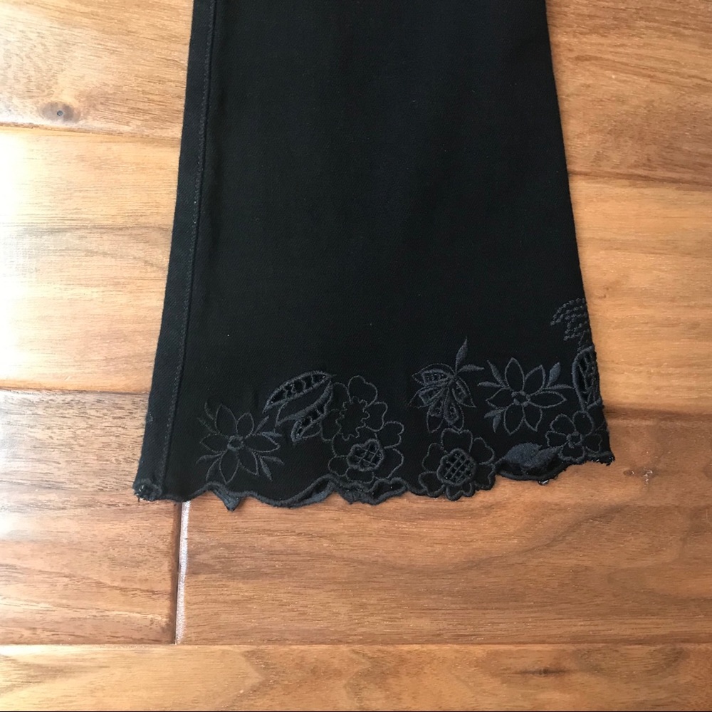 Frame Le High Cropped Flare Leg Floral Hem Jeans - Picture 8 of 11